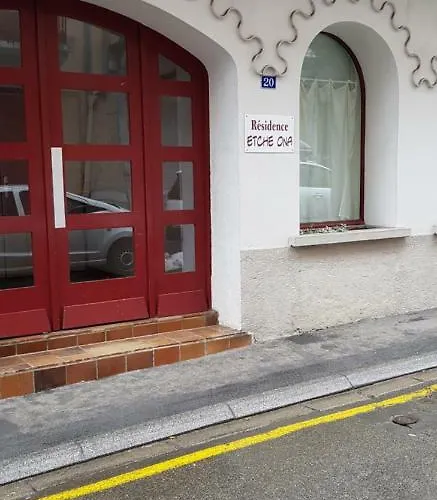 Etche Ona Апартаменты